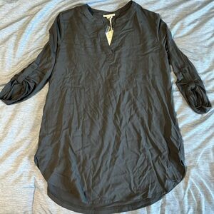 Women’s Pleione Solid V-Neck Mid Sleeve Blouse (S)